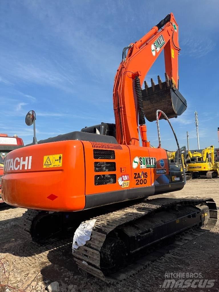 Hitachi ZX 200 履带挖掘机