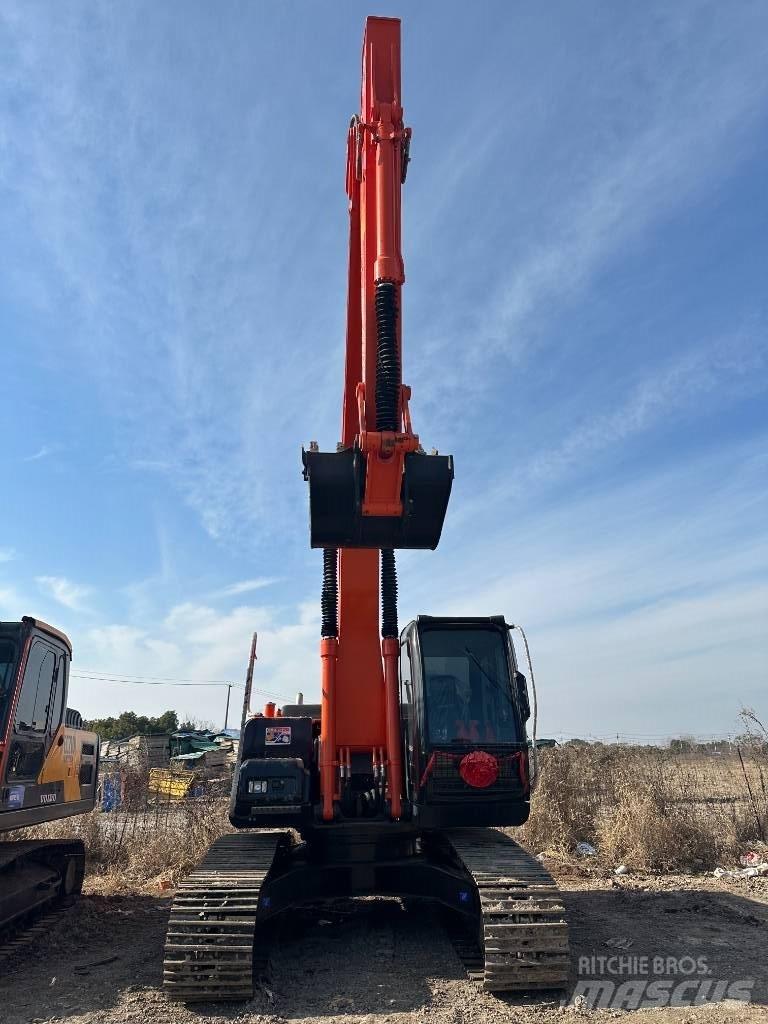 Hitachi ZX 200 履带挖掘机