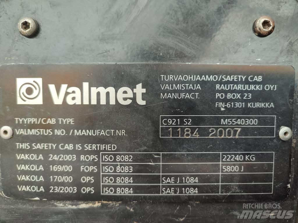 Valmet 911.3 收割机