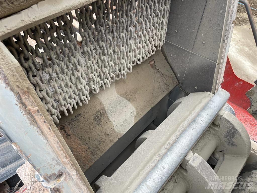 Sandvik QI340 移动式破碎机