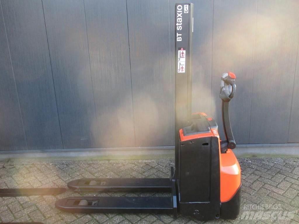 BT SWE 080L 手推堆垛车