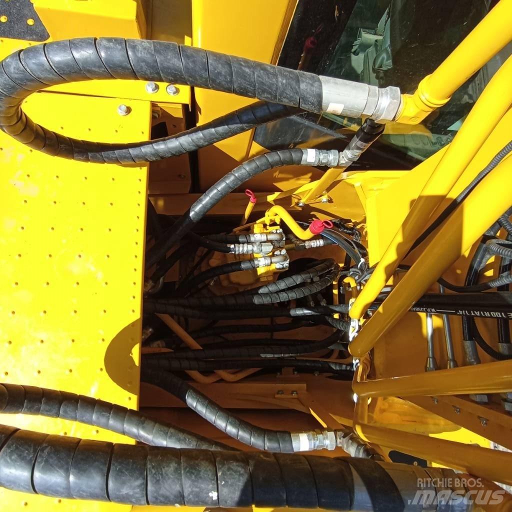 Komatsu PC 200-8N1 履带挖掘机