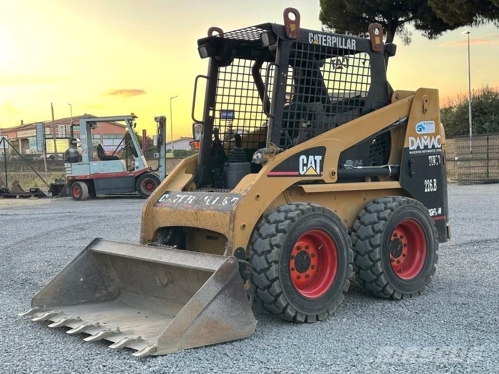 CAT 226BHF 小型装载机