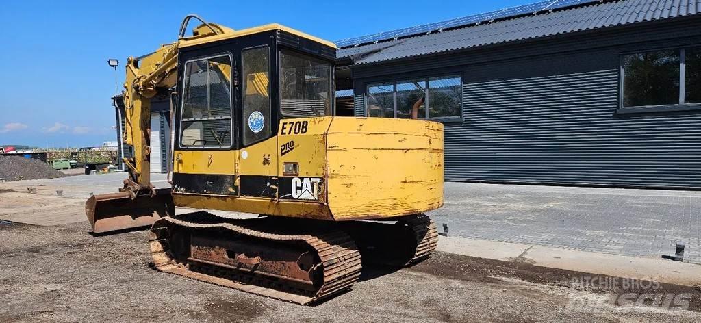 CAT E 70 B 中型挖掘机