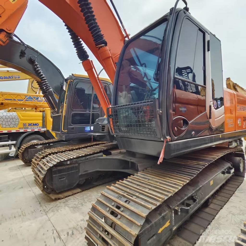 Hitachi ZX 210 履带挖掘机