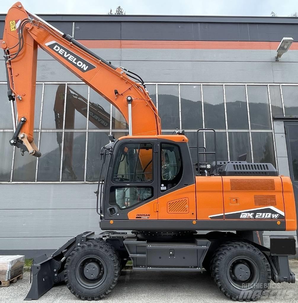 Develon DX 210 W-7 挖坑机