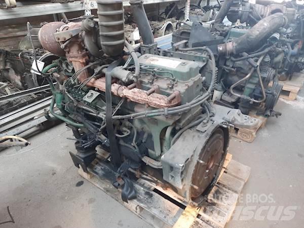 Volvo D7C250 发动机