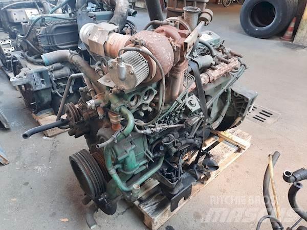 Volvo D7C250 发动机