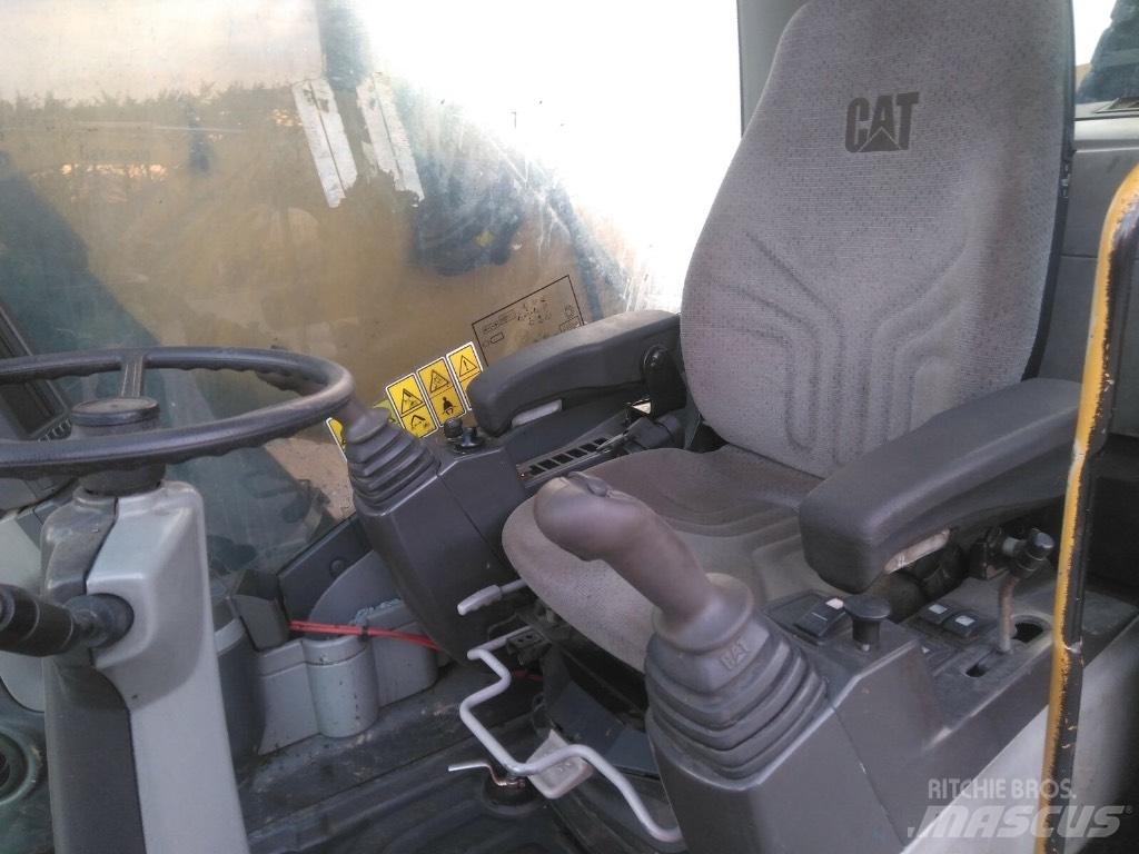 CAT M 322D MH 工业挖掘机