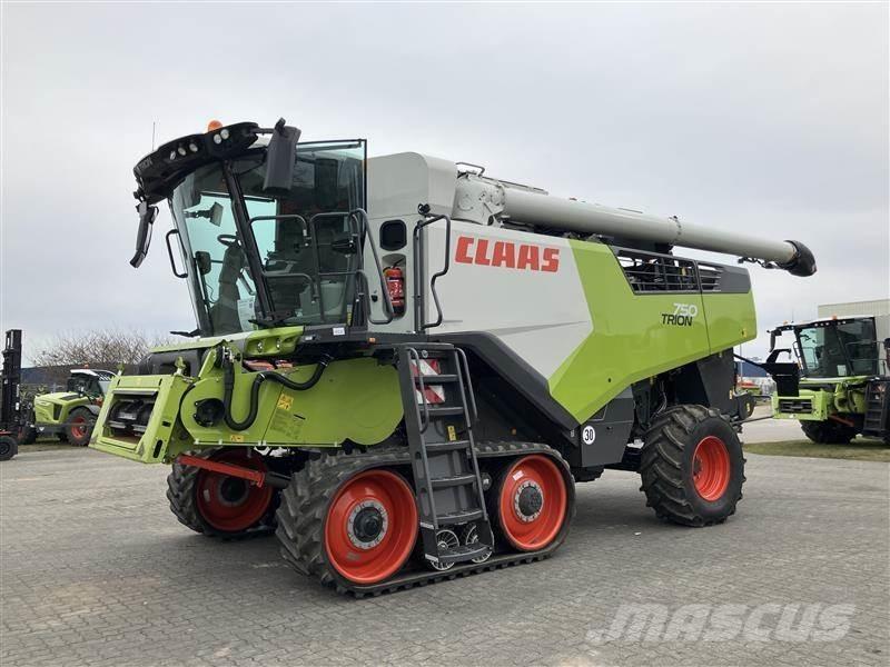 CLAAS TRION 750 TT 联合收割机