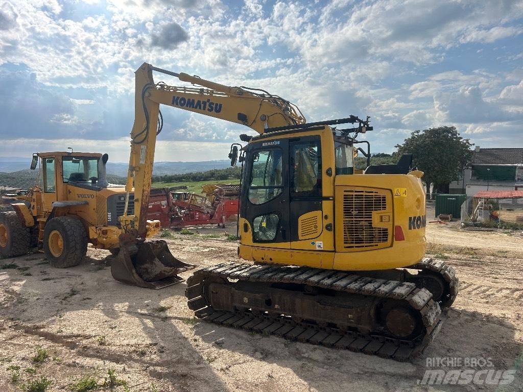 Komatsu PC 138 小型挖掘机