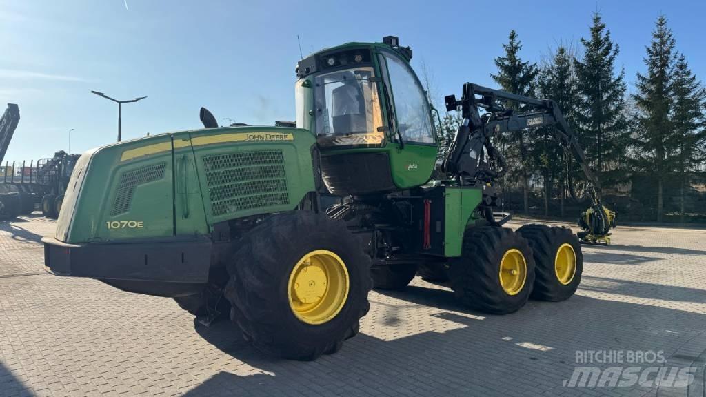 John Deere 1070 E 收割机