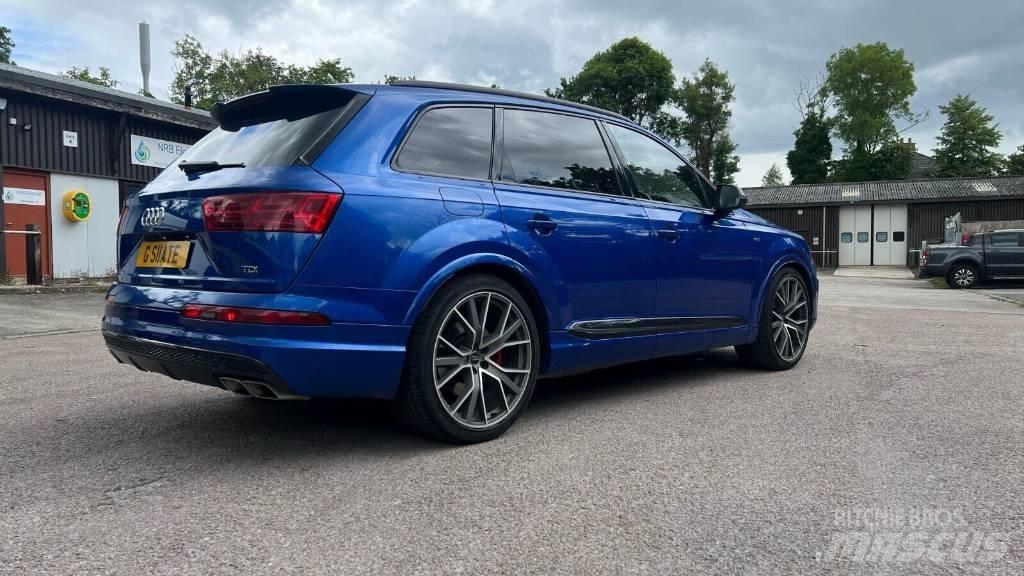 Audi SQ7 汽车