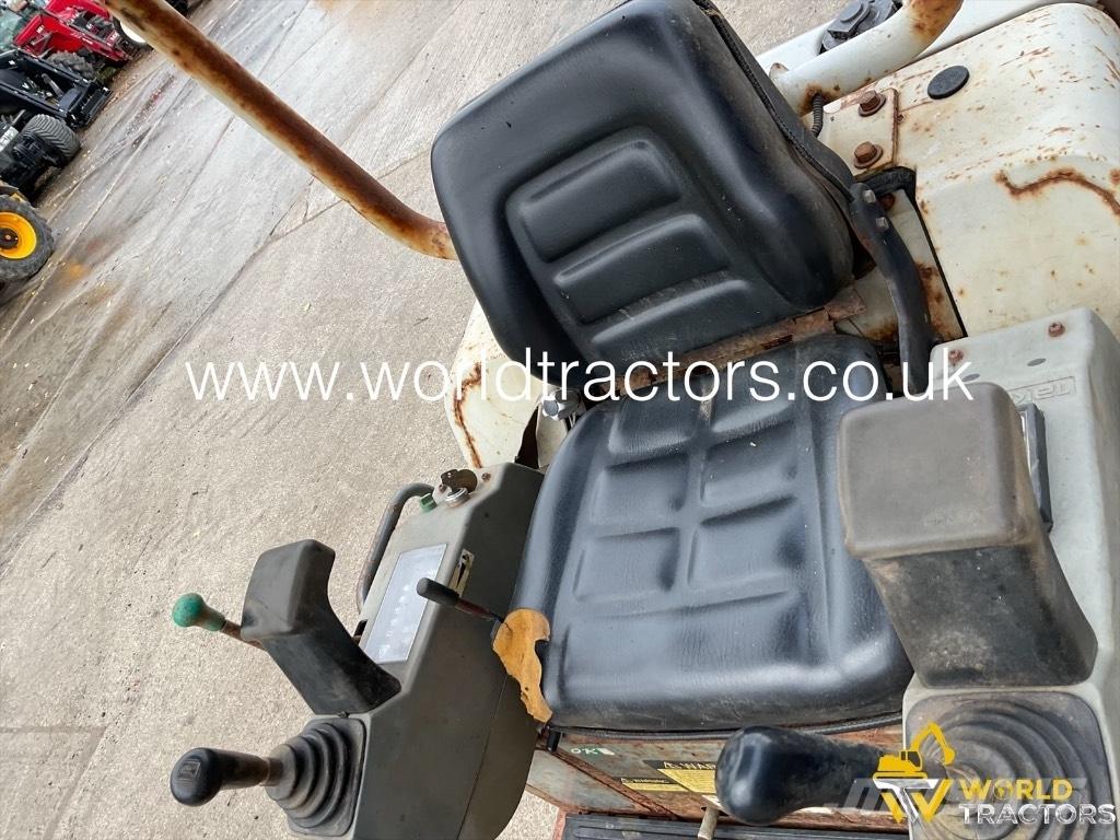 Takeuchi TB 016 小型挖掘机