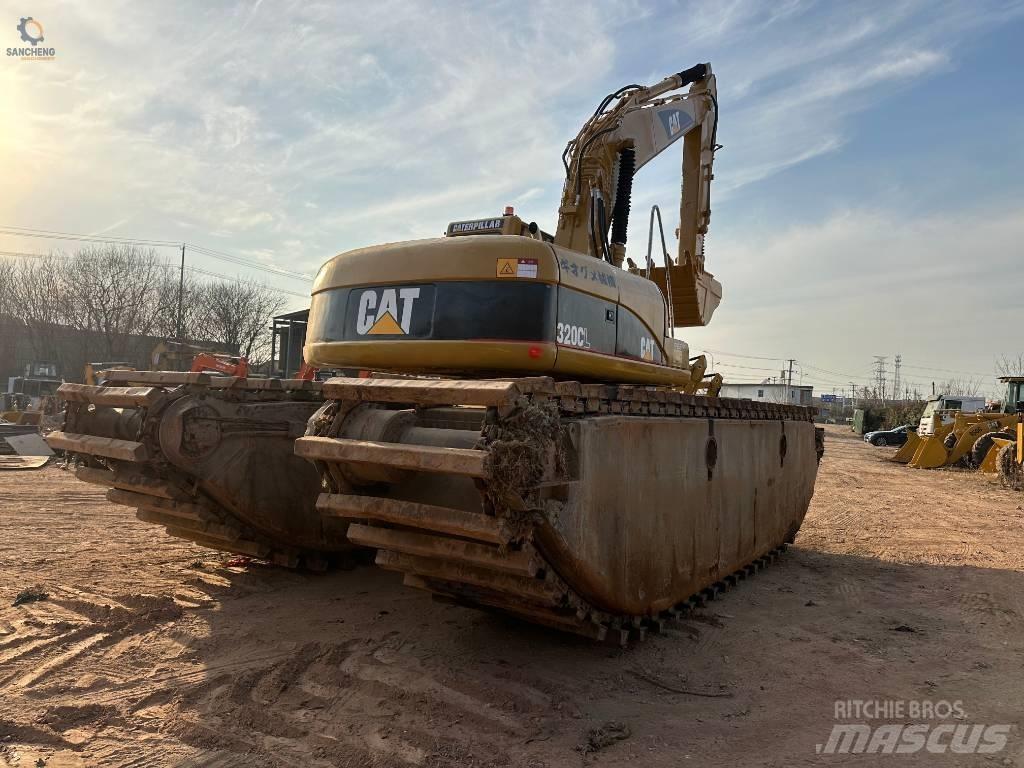 CAT 320 C L 水陆两栖挖掘机