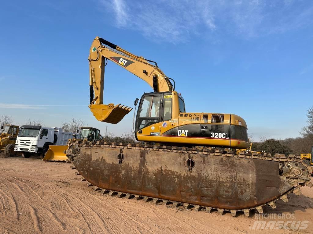 CAT 320 C L 水陆两栖挖掘机