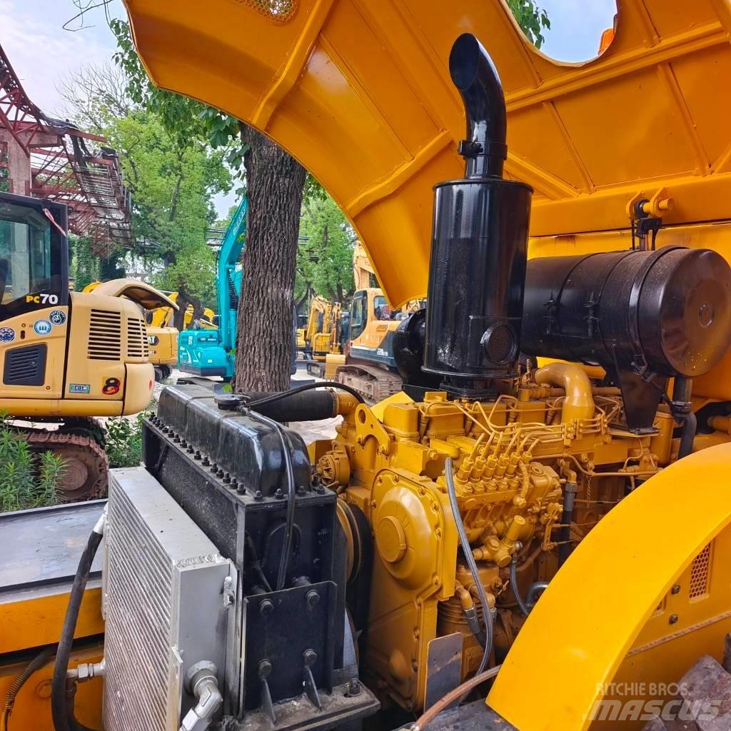 XCMG XS 223 J 单轮压路机