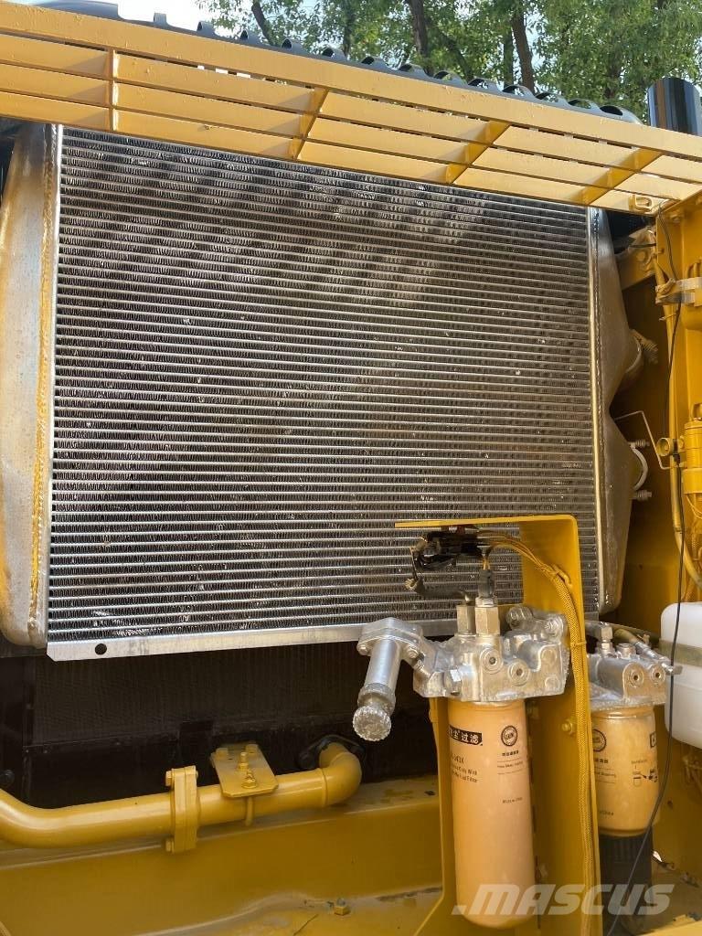 CAT CAT330 中型挖掘机