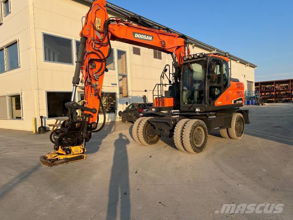 Doosan DX160W-5 轮式挖掘机