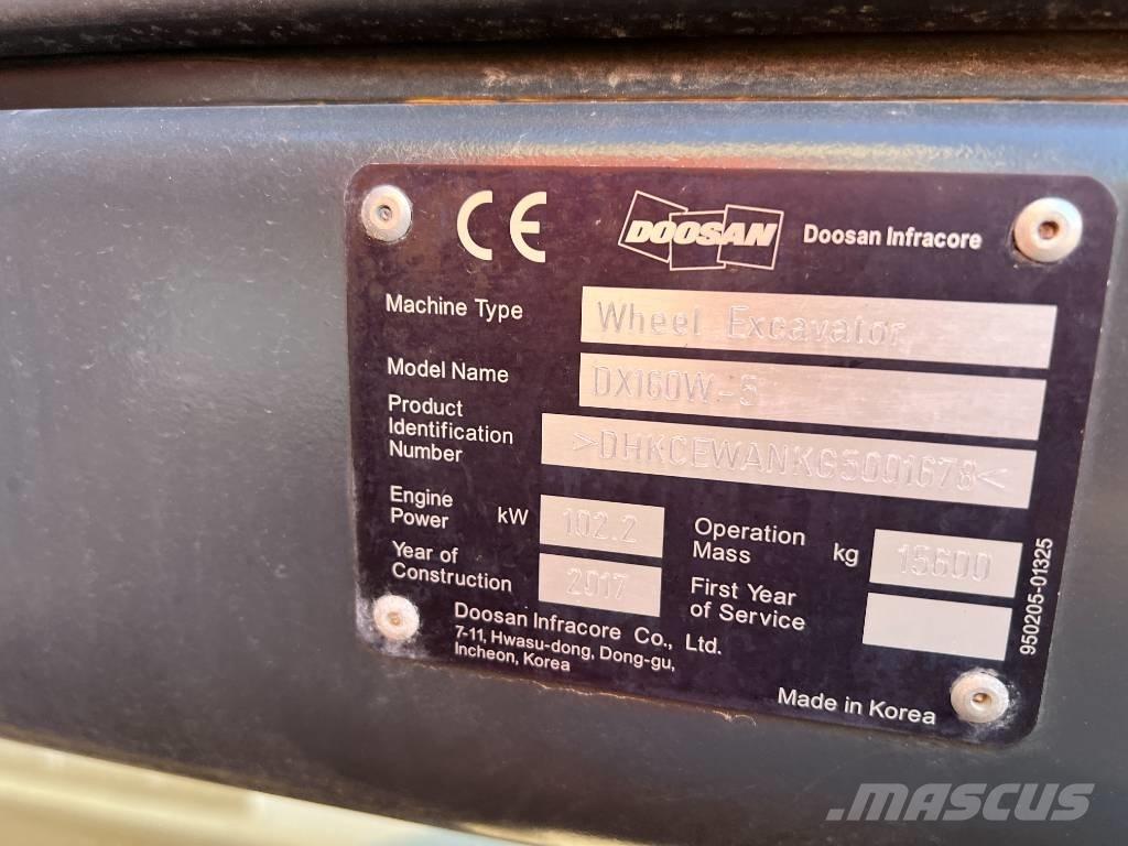Doosan DX160W-5 轮式挖掘机