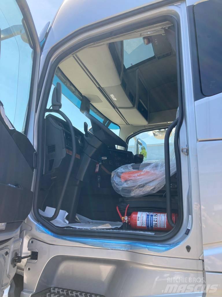 Volvo FH16-650 起重车