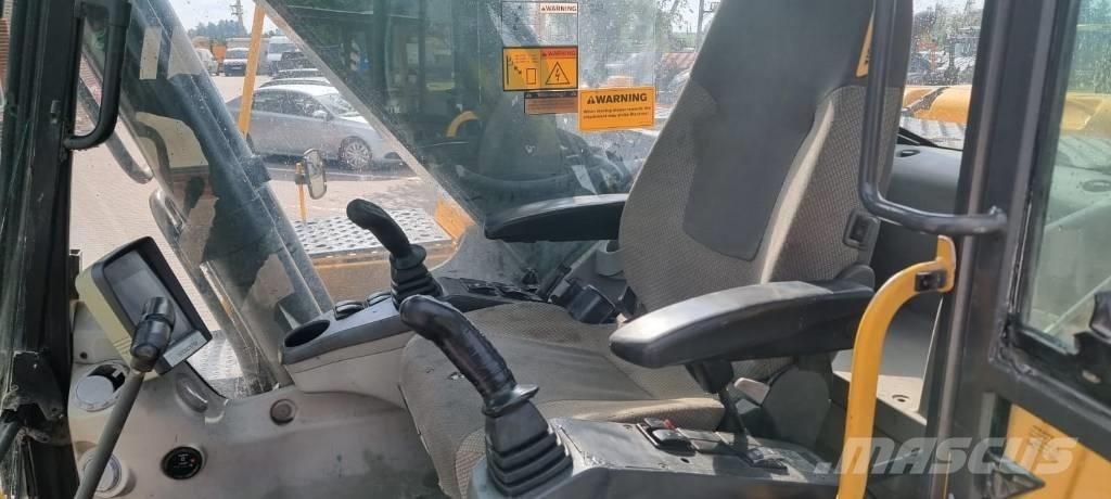 Volvo EC 210 C 履带挖掘机
