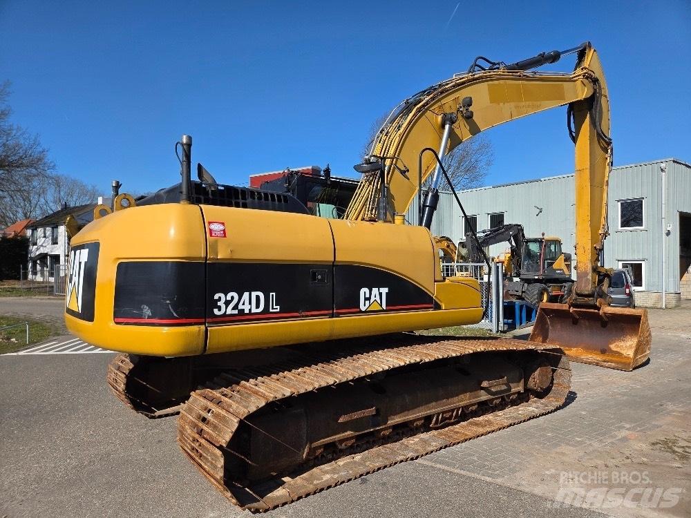 CAT 324DL 履带挖掘机