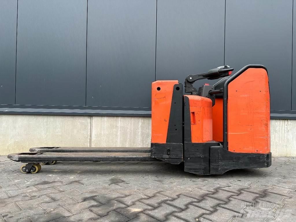 BT LPE200/8 手推堆垛车