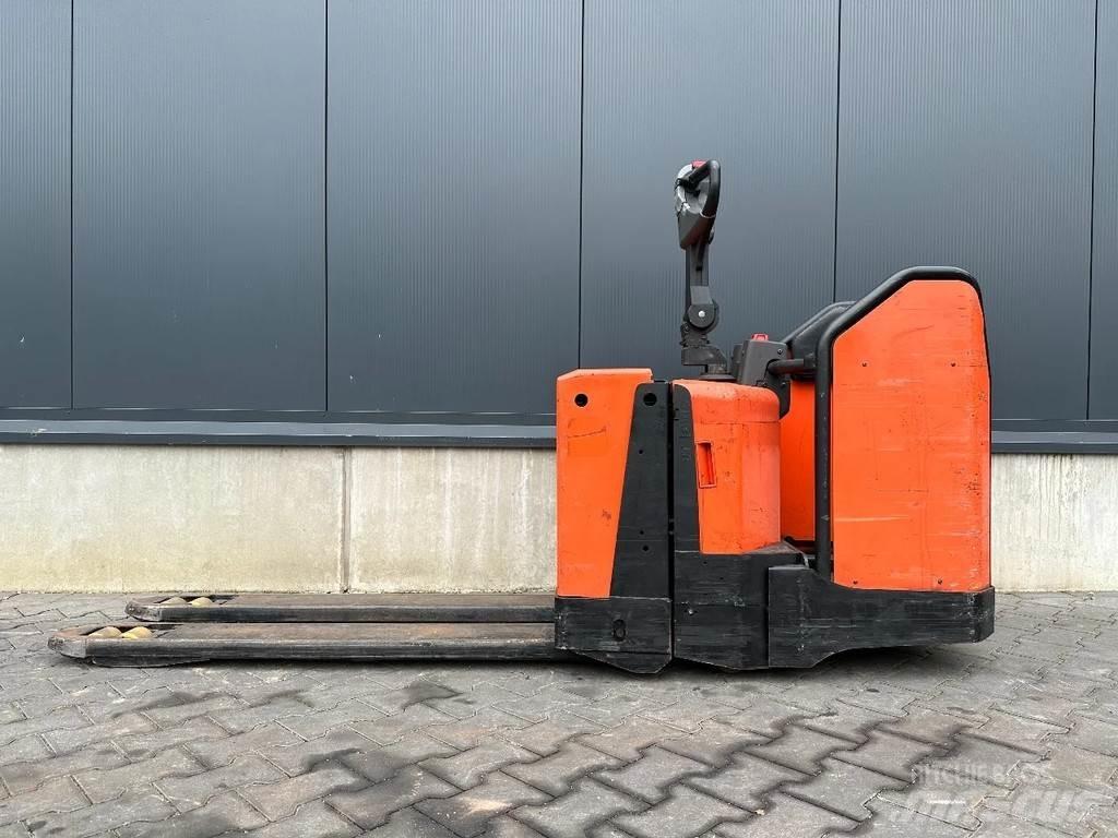 BT LPE200/8 手推堆垛车
