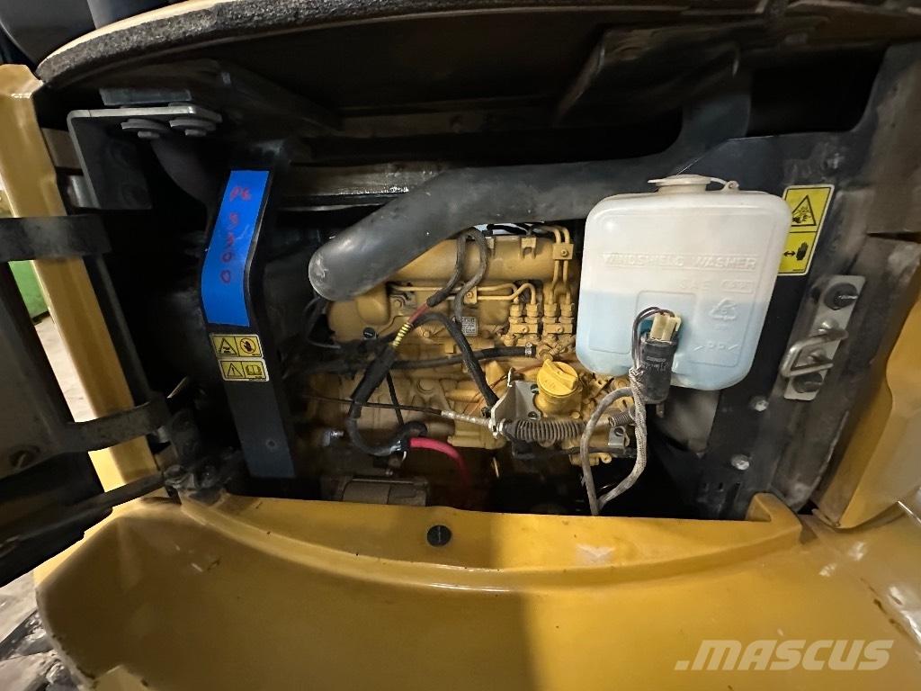 CAT 305CR E2 小型挖掘机