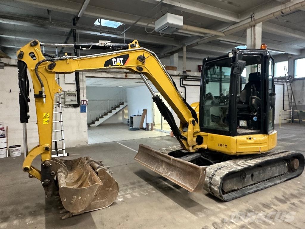 CAT 305CR E2 小型挖掘机