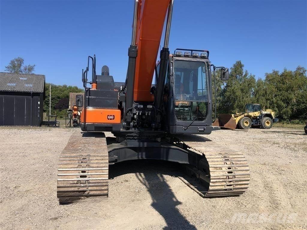 Doosan dx300 履带挖掘机