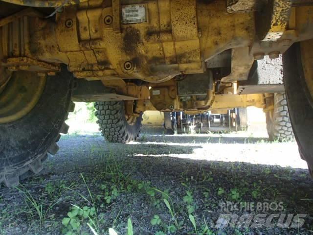 DEERE 410J 反铲装载机