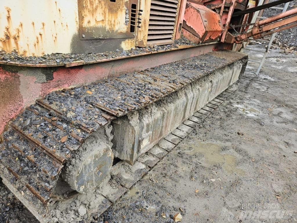 Sandvik QA 440 移动式筛分机