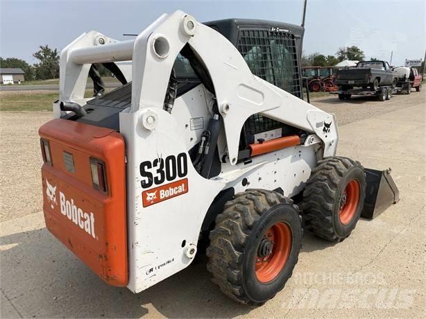 Bobcat S 300 滑移装载机