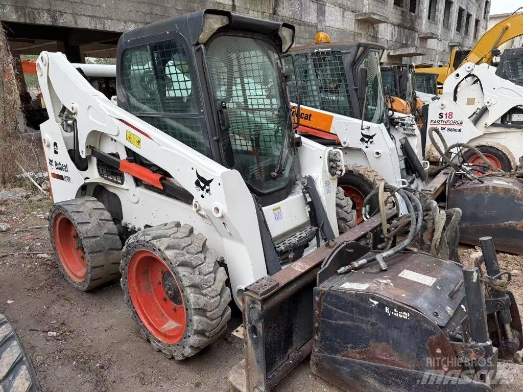 Bobcat S 220 S750 滑移装载机