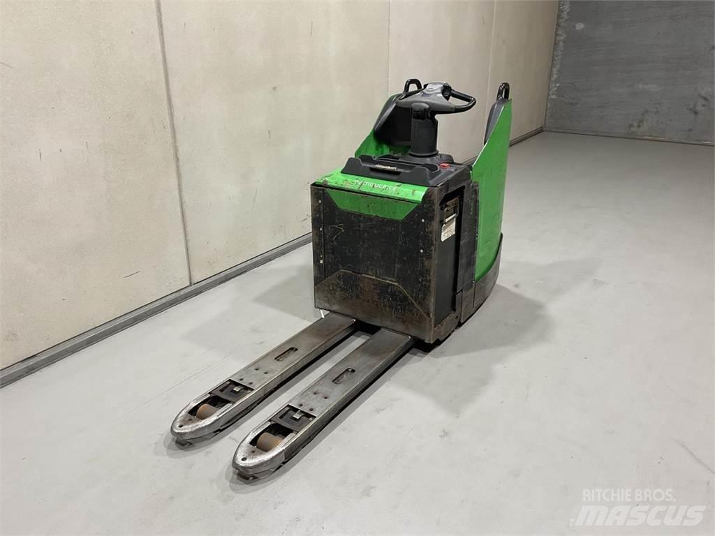 Cesab P320 电动搬运车