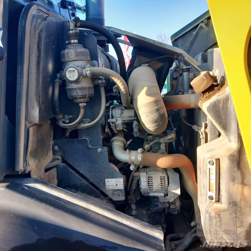 Komatsu WA80M-7 轮式装载机