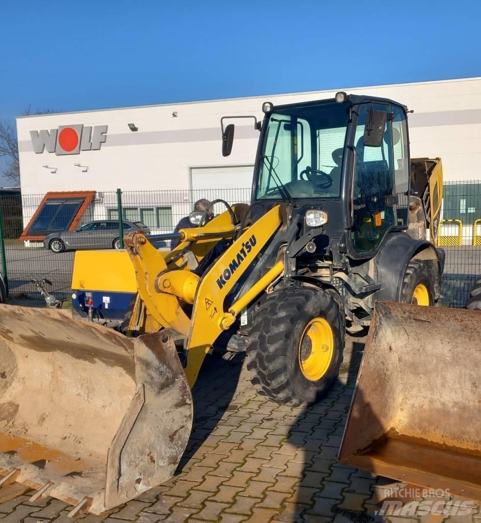 Komatsu WA80M-7 轮式装载机