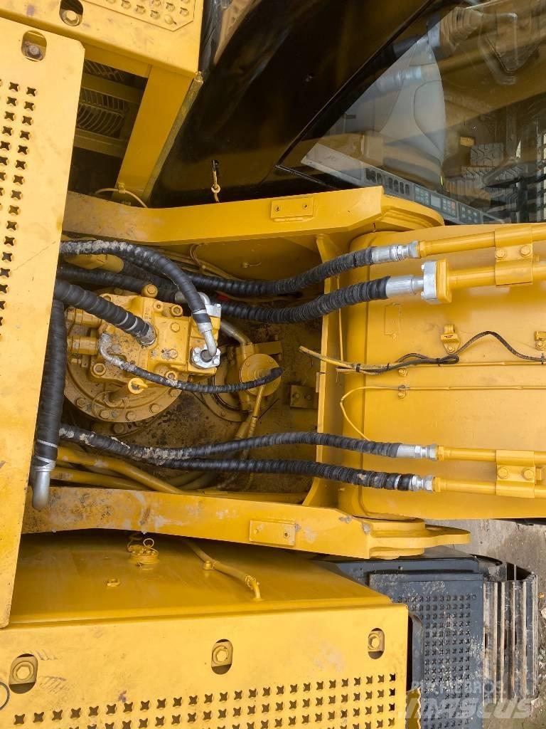 CAT 330 D 履带挖掘机