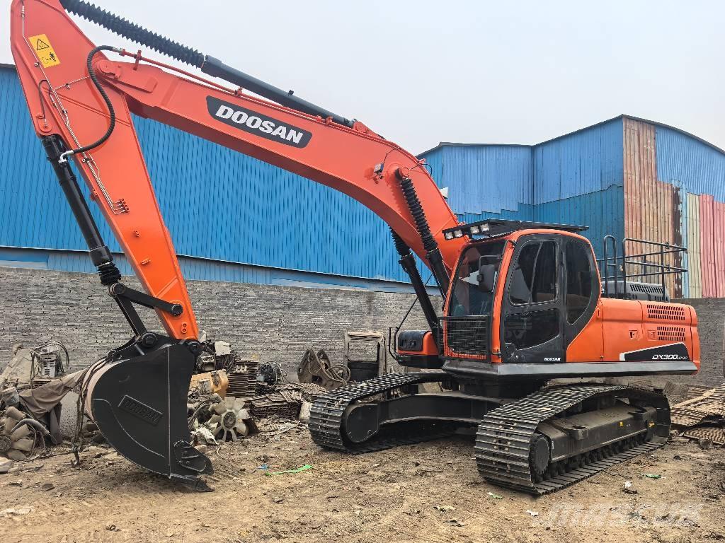 Doosan DX300 履带挖掘机