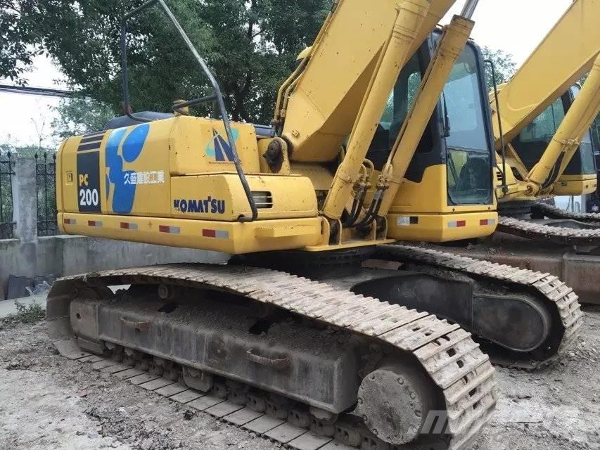 Komatsu pc200-7 履带挖掘机