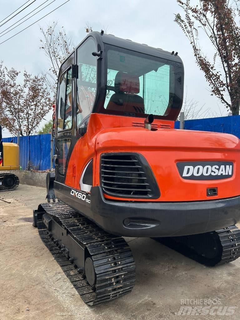 Doosan DX 60 小型挖掘机