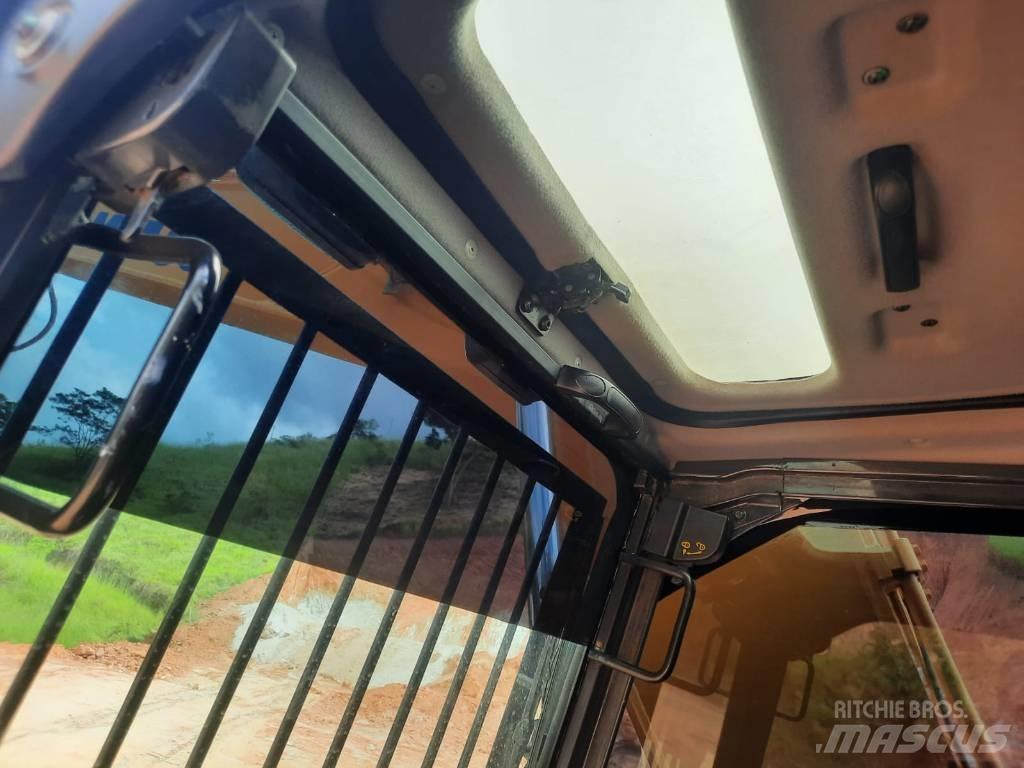 Komatsu PC130 履带挖掘机