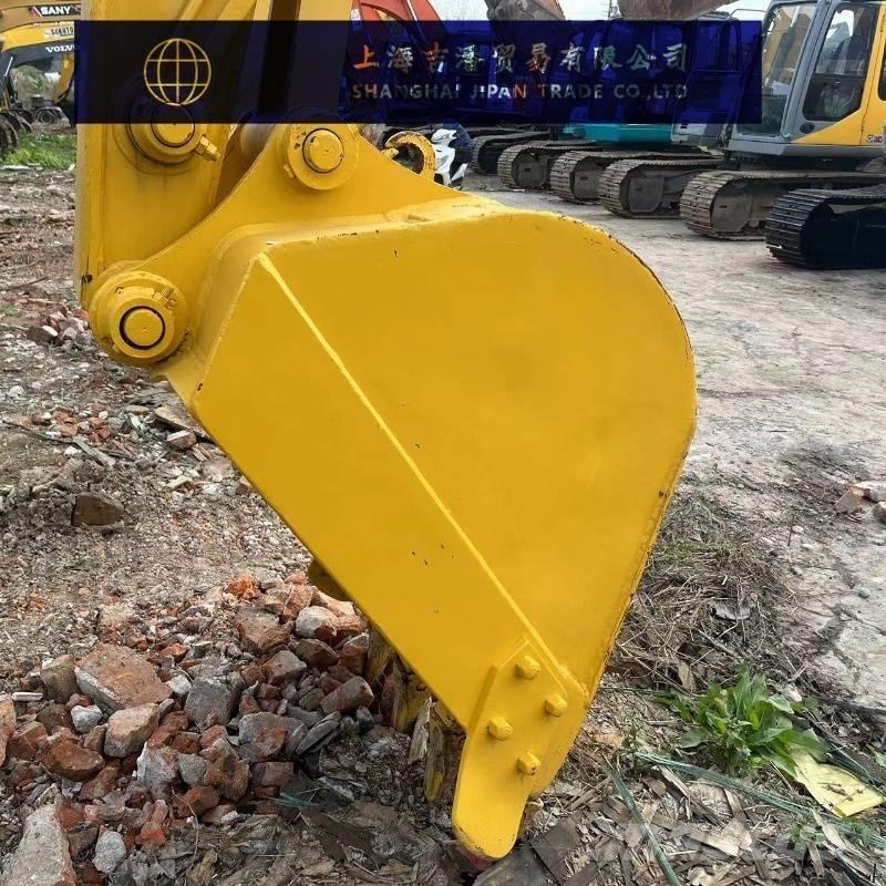 Komatsu PC 138 履带挖掘机