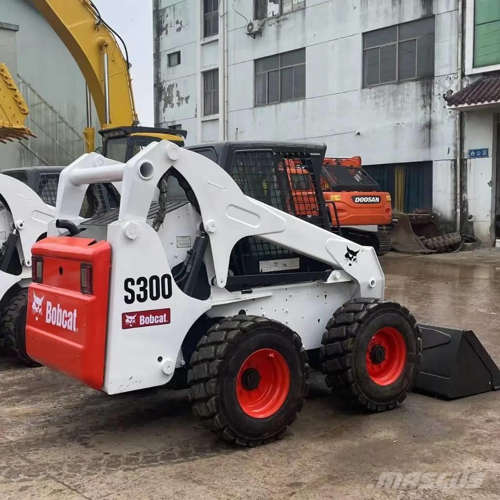 Bobcat S300 滑移装载机