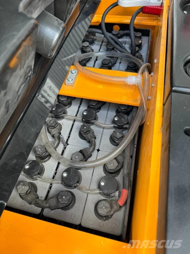 Hyundai 15ESR 行走式堆垛机