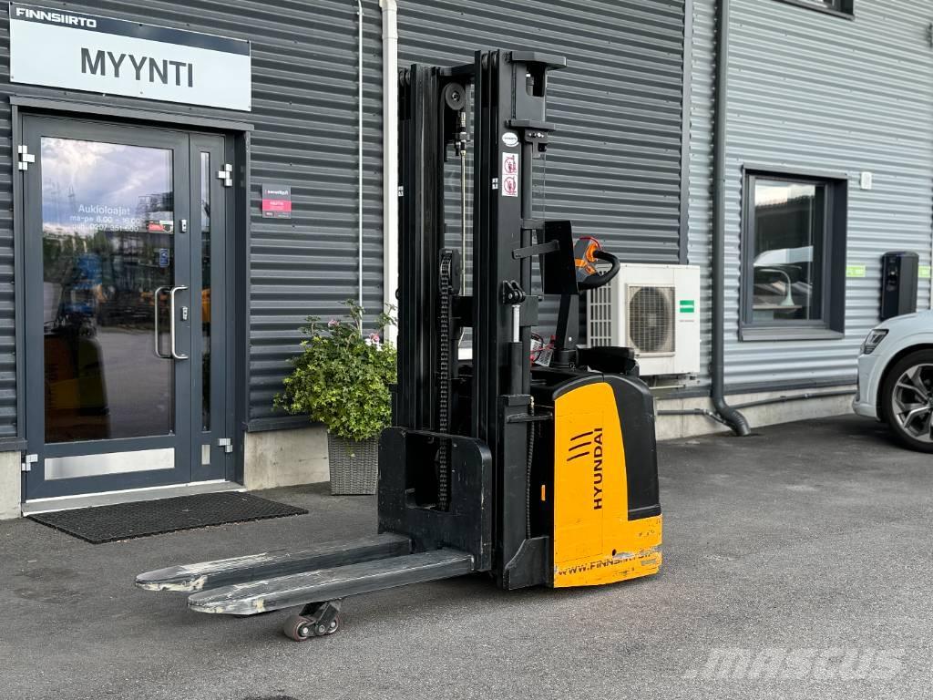 Hyundai 15ESR 行走式堆垛机