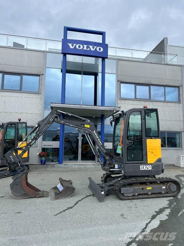 Volvo ECR 25 D 小型挖掘机