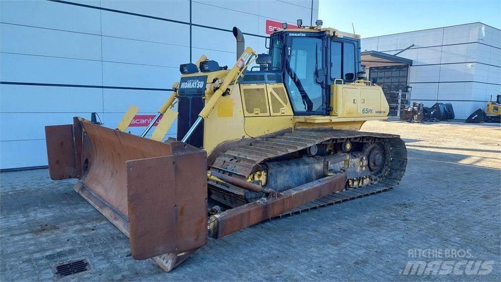 Komatsu D65PX-18 履带式推土机